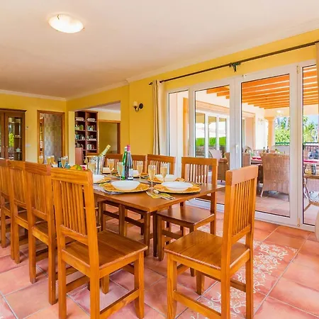 Villa Alvaro By