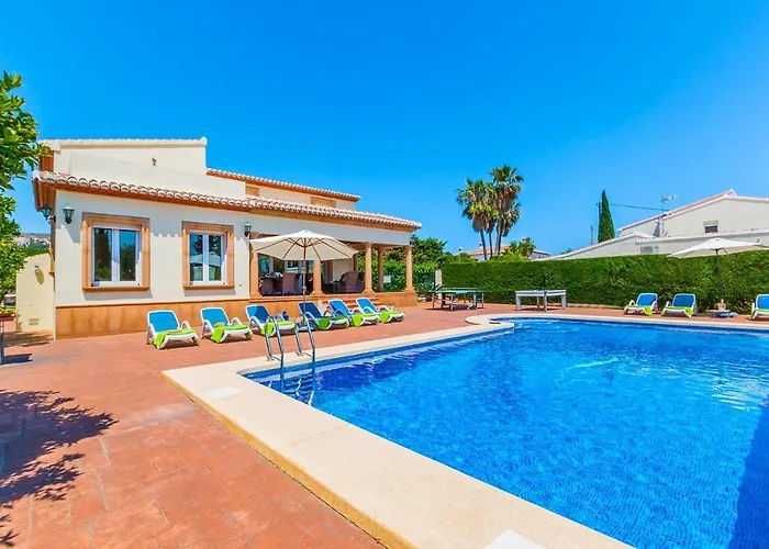 Villa Alvaro By